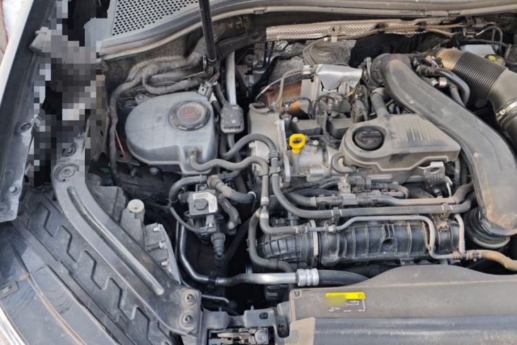 Used Volkswagen Tayron 2024 300TSI Two-Wheel-Drive Luxury Plus Advanced Version Engine Bay Right