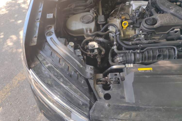Used Volkswagen Tayron 2024 300TSI Two-Wheel-Drive Luxury Plus Advanced Version Engine Bay Right