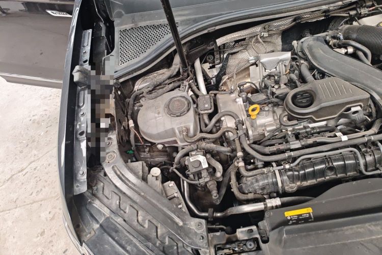 Used Volkswagen Tayron 2024 300TSI Two-Wheel-Drive Luxury Plus Advanced Version Engine Bay Right