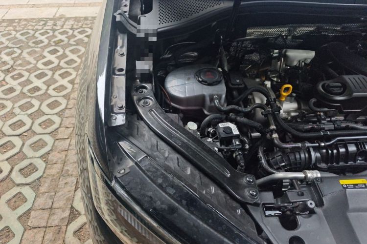 Used Volkswagen Tayron 2024 300TSI Two-Wheel-Drive Luxury Plus Advanced Version Engine Bay Right