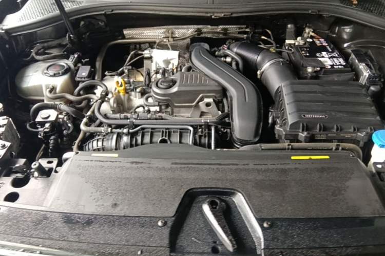 Used Volkswagen Tayron 2024 300TSI Two-Wheel-Drive Luxury Plus Advanced Version Engine Bay