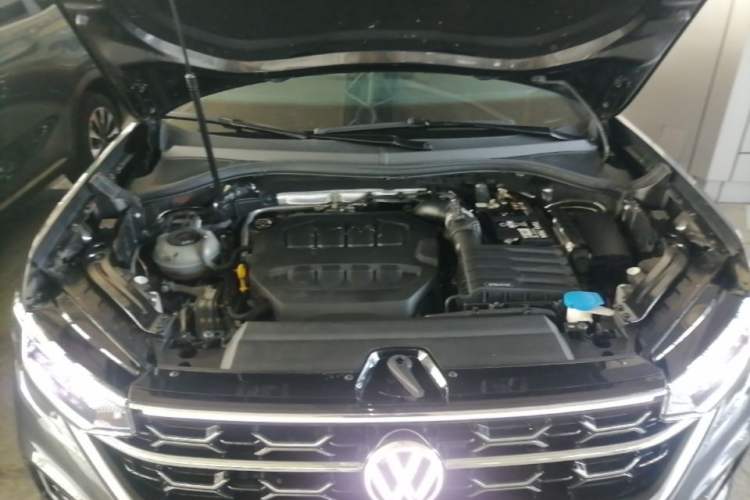 Used Volkswagen Tayron 2024 330TSI Two-Wheel Drive Luxury Plus Advanced Version Engine Bay