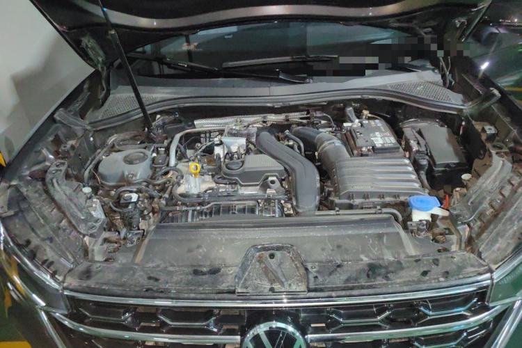 Used Volkswagen Tayron 2024 300TSI Two-Wheel-Drive Luxury Plus Advanced Version Engine Bay