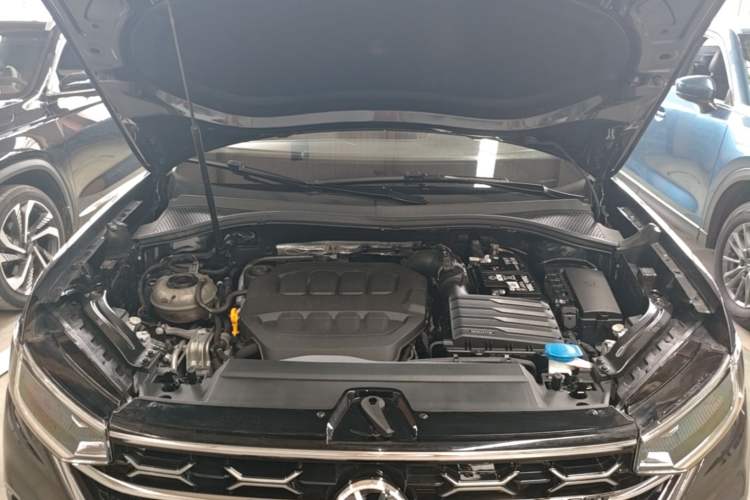 Used Volkswagen Tayron 2024 330TSI Two-Wheel Drive Luxury Plus Advanced Version Engine Bay