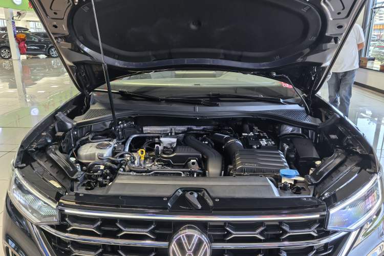 Used Volkswagen Tayron 2024 300TSI Two-Wheel-Drive Luxury Plus Advanced Version Engine Bay