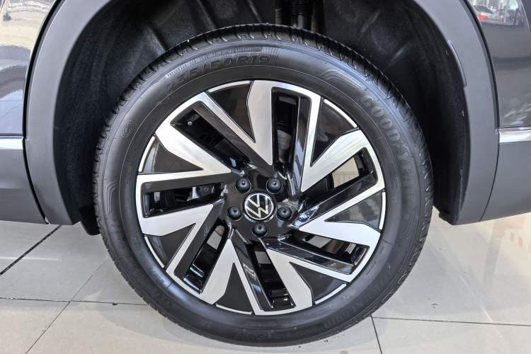 Used Volkswagen Tayron 2024 300TSI Two-Wheel-Drive Luxury Plus Advanced Version Exterior 7