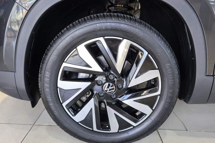 Used Volkswagen Tayron 2024 300TSI Two-Wheel-Drive Luxury Plus Advanced Version Exterior 8