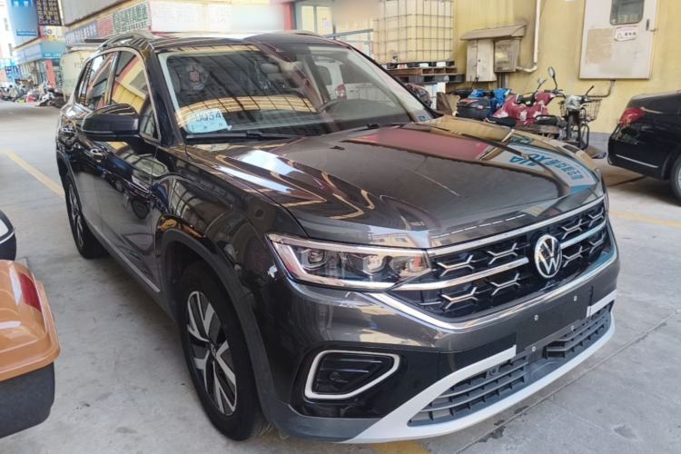 Used Volkswagen Tayron 2024 330TSI Two-Wheel Drive Luxury Plus Advanced Version Front Right 45 Deg