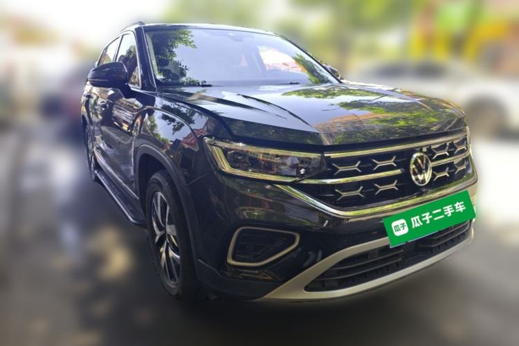 Used Volkswagen Tayron 2024 330TSI Two-Wheel Drive Luxury Plus Advanced Version Front Right 45 Deg