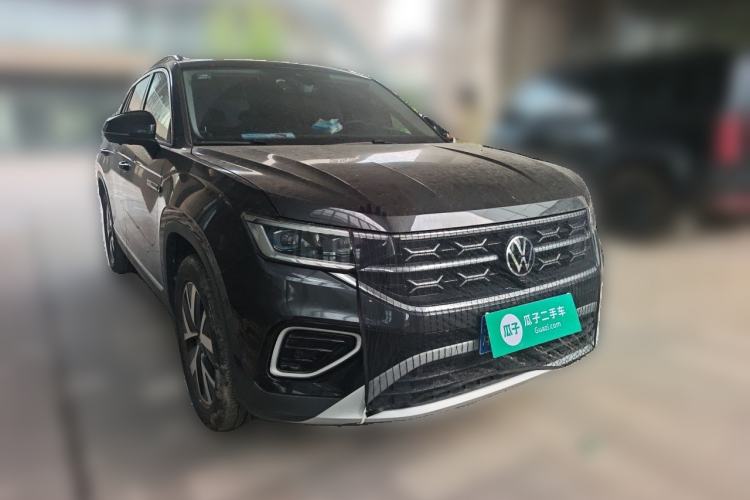 Used Volkswagen Tayron 2024 330TSI Two-Wheel Drive Luxury Plus Advanced Version Front Right 45 Deg