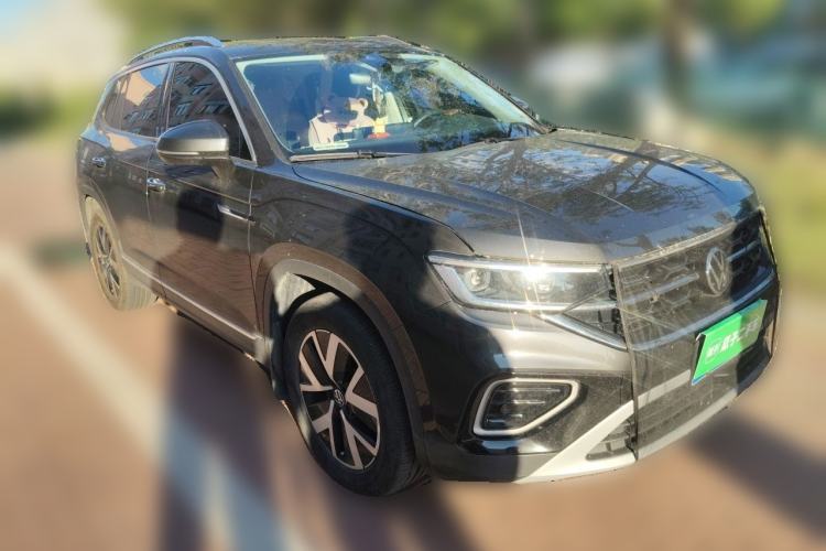 Used Volkswagen Tayron 2024 330TSI Two-Wheel Drive Luxury Plus Advanced Version Front Right 45 Deg