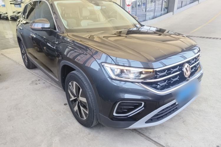 Used Volkswagen Tayron 2024 330TSI Two-Wheel Drive Luxury Plus Advanced Version Front Right 45 Deg