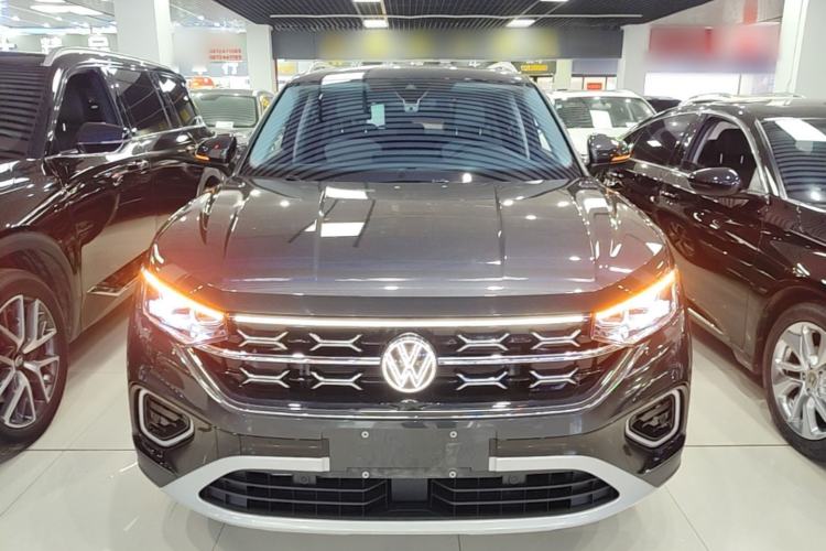 Used Volkswagen Tayron 2024 330TSI Two-Wheel Drive Luxury Plus Advanced Version Front