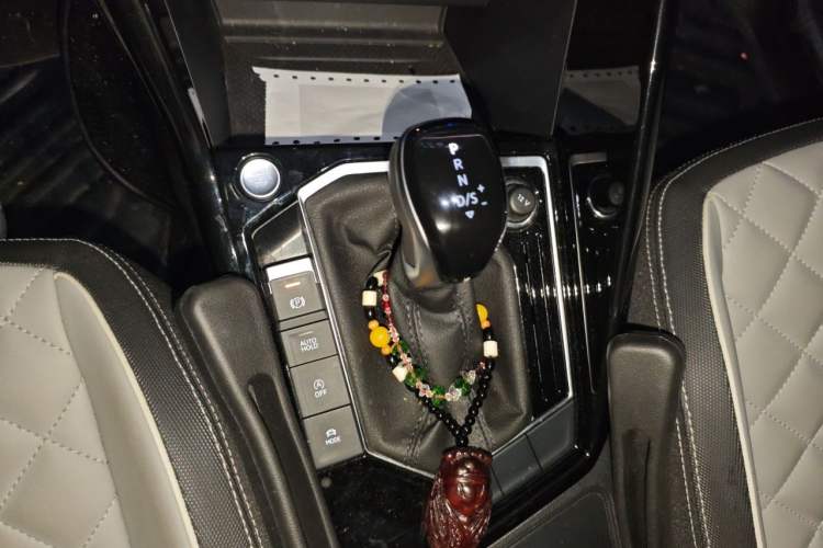 Used Volkswagen Tayron 2024 300TSI Two-Wheel-Drive Luxury Plus Advanced Version Gear Lever