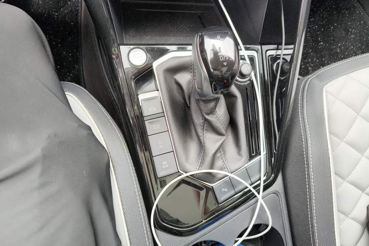 Used Volkswagen Tayron 2024 300TSI Two-Wheel-Drive Luxury Plus Advanced Version Gear Lever