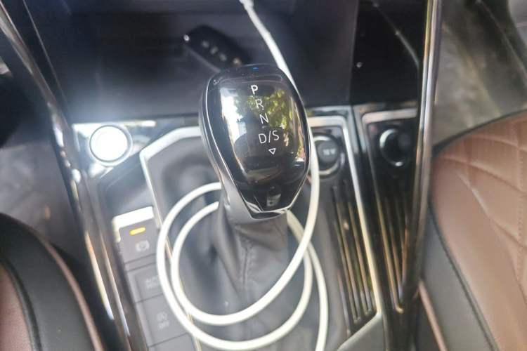 Used Volkswagen Tayron 2024 330TSI Two-Wheel Drive Luxury Plus Advanced Version Gear Lever
