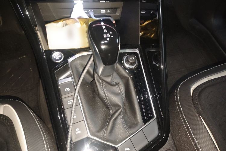 Used Volkswagen Tayron 2024 300TSI Two-Wheel-Drive Luxury Plus Advanced Version Gear Lever