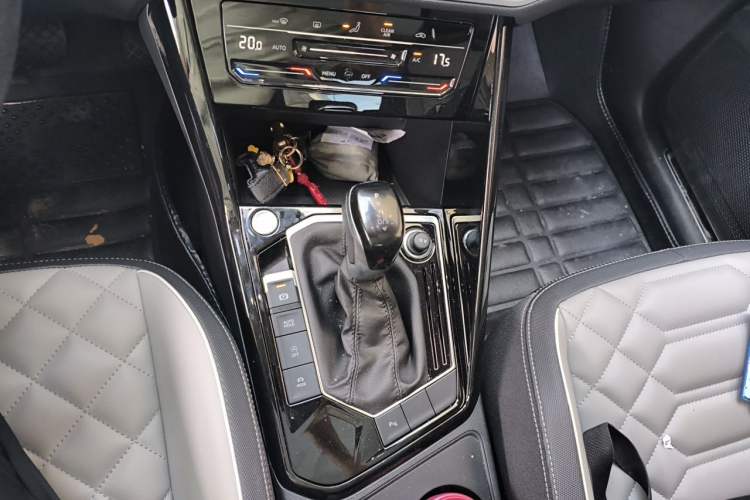 Used Volkswagen Tayron 2024 330TSI Two-Wheel Drive Luxury Plus Advanced Version Gear Lever
