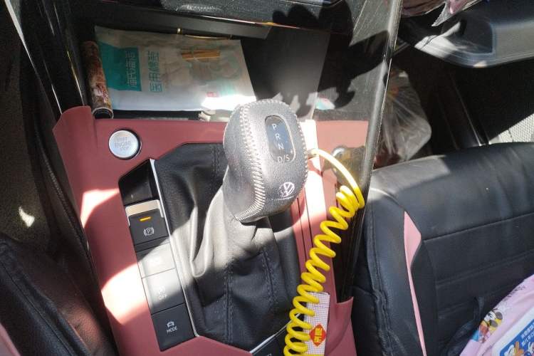 Used Volkswagen Tayron 2024 300TSI Two-Wheel-Drive Luxury Plus Advanced Version Gear Lever