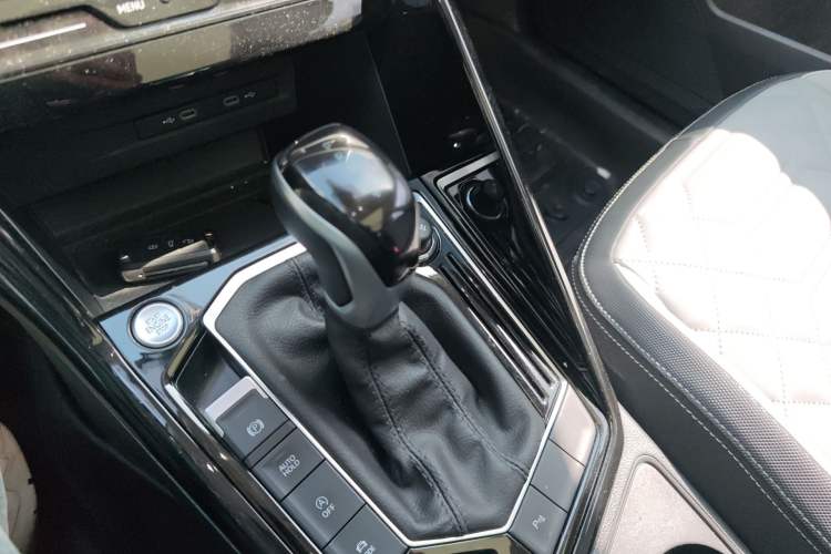 Used Volkswagen Tayron 2024 300TSI Two-Wheel-Drive Luxury Plus Advanced Version Gear Lever