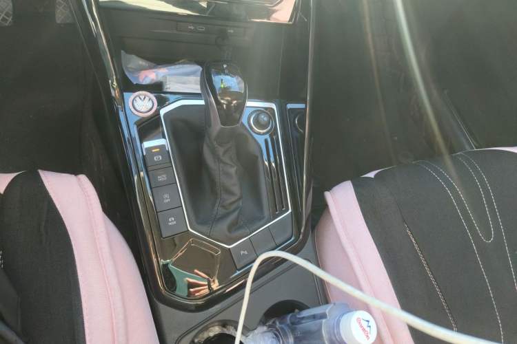 Used Volkswagen Tayron 2024 330TSI Two-Wheel Drive Luxury Plus Advanced Version Gear Lever