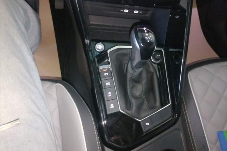 Used Volkswagen Tayron 2024 330TSI Two-Wheel Drive Luxury Plus Advanced Version Gear Lever