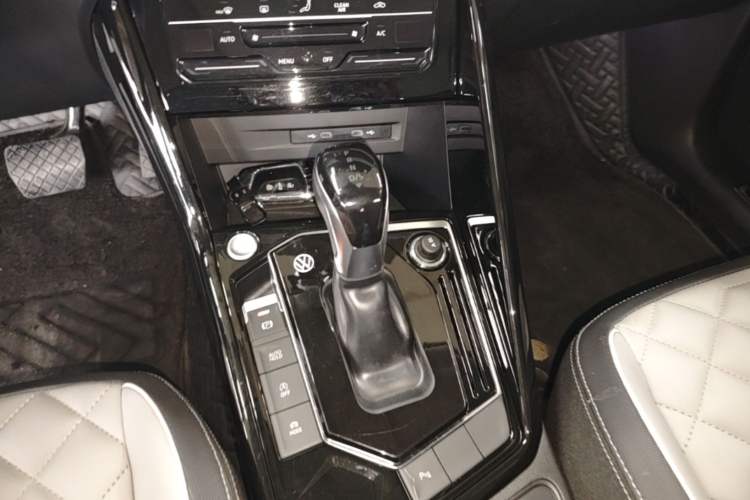 Used Volkswagen Tayron 2024 330TSI Two-Wheel Drive Luxury Plus Advanced Version Gear Lever