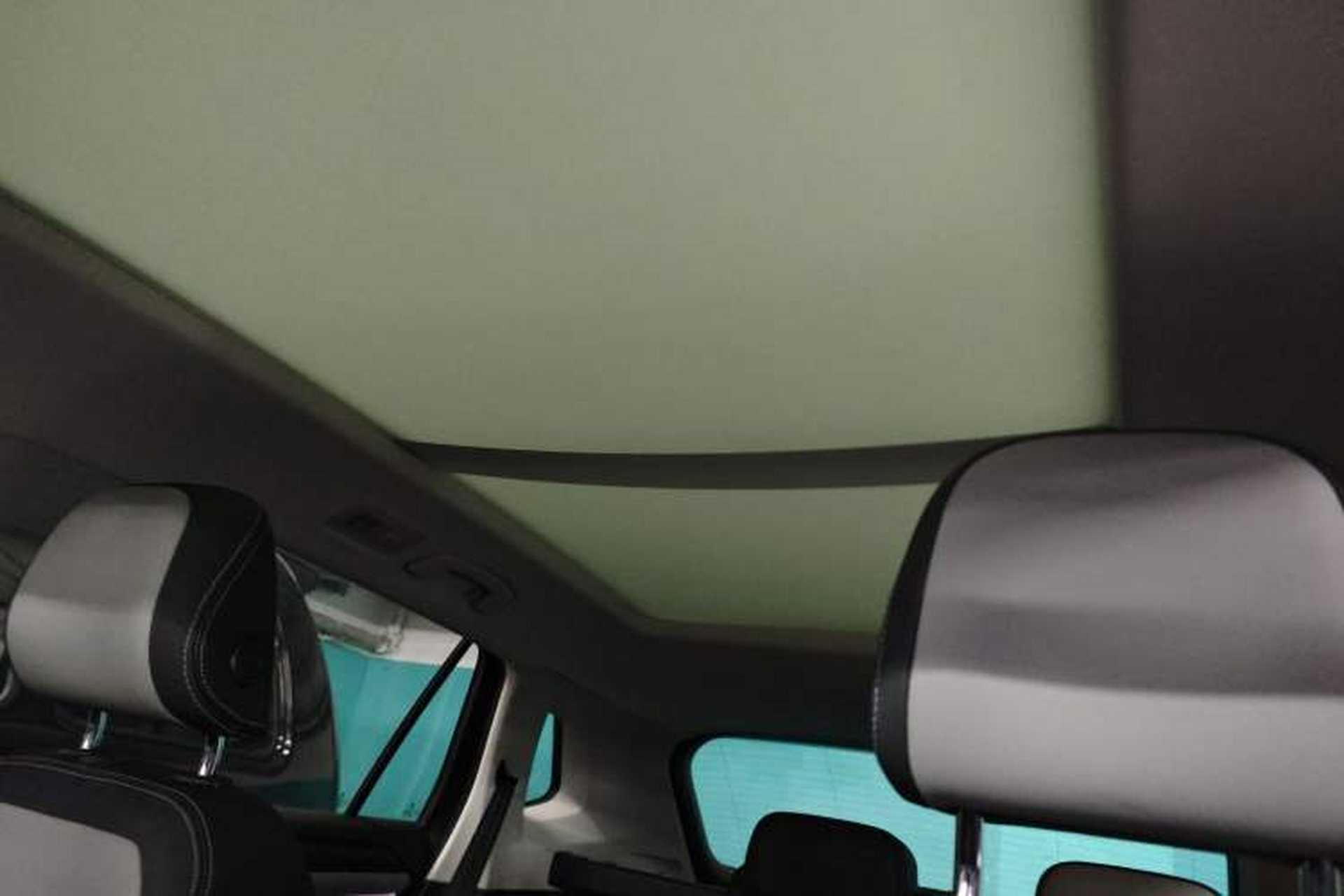 Used Volkswagen Tayron 2024 330TSI Two-Wheel Drive Luxury Plus Advanced Version Headliner
