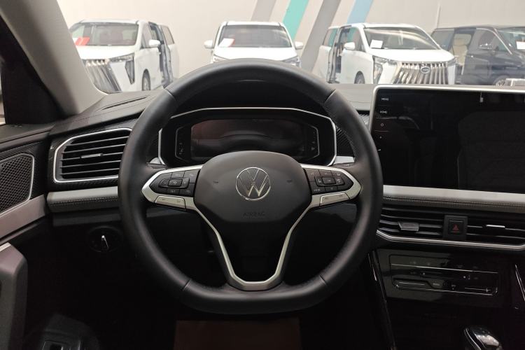 Used Volkswagen Tayron 2024 300TSI Two-Wheel-Drive Luxury Plus Advanced Version Interior 1