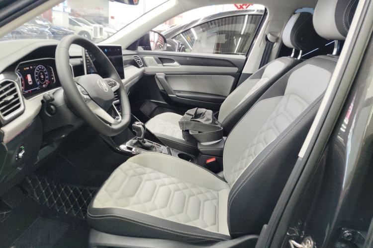 Used Volkswagen Tayron 2024 330TSI Two-Wheel Drive Luxury Plus Advanced Version Interior 1