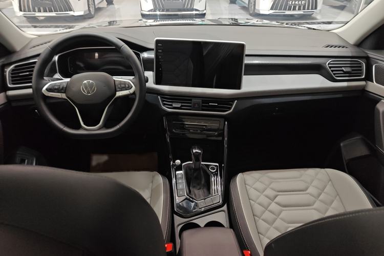 Used Volkswagen Tayron 2024 300TSI Two-Wheel-Drive Luxury Plus Advanced Version Interior 2
