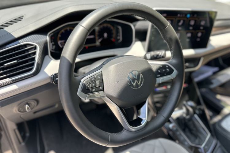 Used Volkswagen Tayron 2024 330TSI Two-Wheel Drive Luxury Plus Advanced Version Interior 2