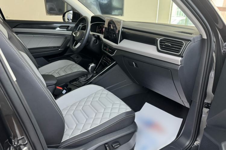 Used Volkswagen Tayron 2024 300TSI Two-Wheel-Drive Luxury Plus Advanced Version Interior 4