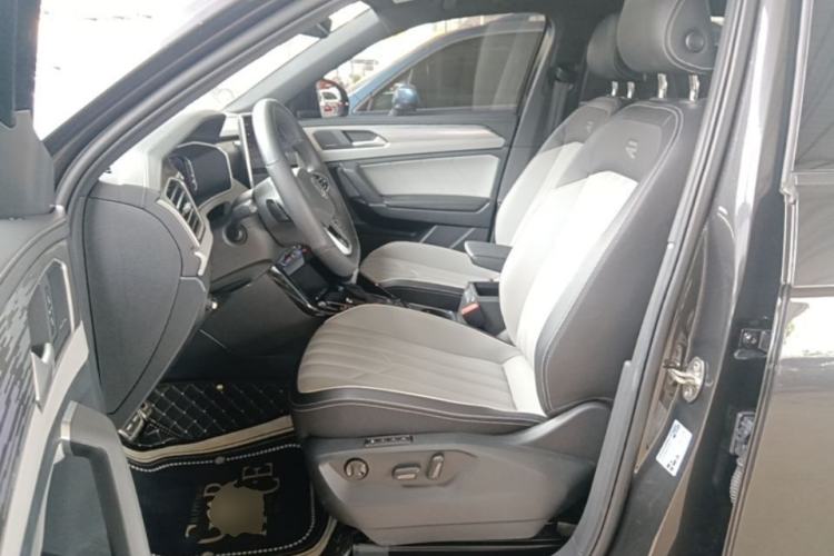 Used Volkswagen Tayron 2024 380TSI All-Wheel Drive R-Line Pro Smart Edition Left Front Seat