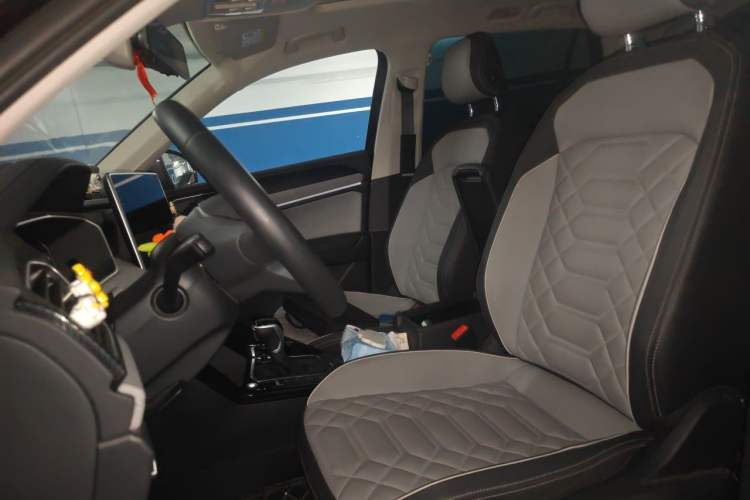 Used Volkswagen Tayron 2024 300TSI Two-Wheel-Drive Luxury Plus Advanced Version Left Front Seat