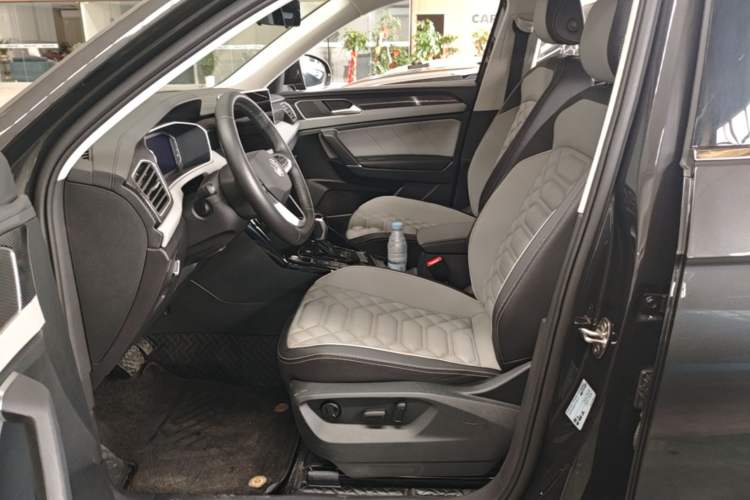 Used Volkswagen Tayron 2024 330TSI Two-Wheel Drive Luxury Plus Advanced Version Left Front Seat