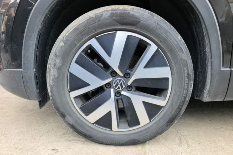 Used Volkswagen Tayron 2024 300TSI Two-Wheel-Drive Luxury Plus Advanced Version Left Front Wheel Hub