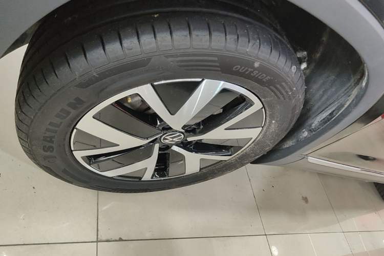 Used Volkswagen Tayron 2024 330TSI Two-Wheel Drive Luxury Plus Advanced Version Left Front Wheel Hub