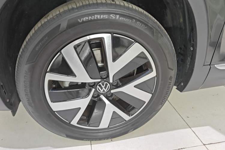 Used Volkswagen Tayron 2024 330TSI Two-Wheel Drive Luxury Plus Advanced Version Left Front Wheel Hub