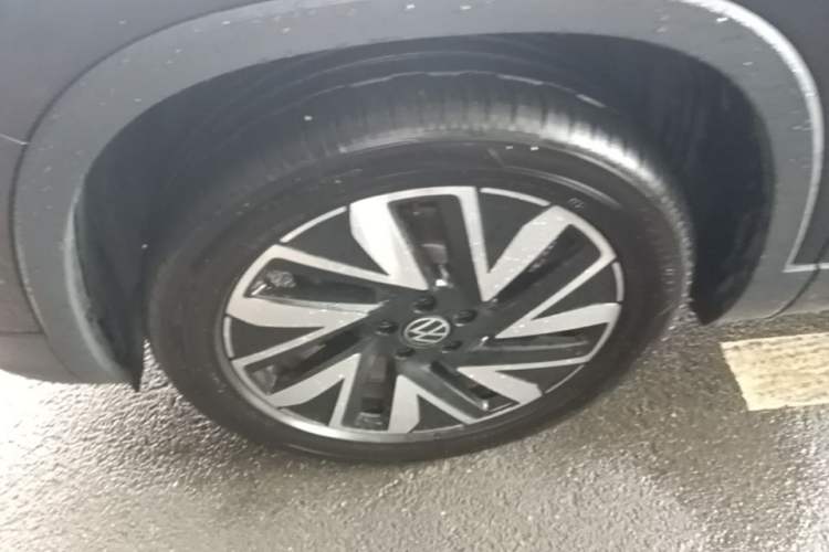 Used Volkswagen Tayron 2024 300TSI Two-Wheel-Drive Luxury Plus Advanced Version Left Front Wheel Hub