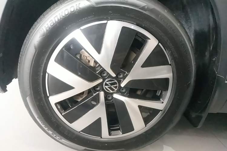 Used Volkswagen Tayron 2024 330TSI Two-Wheel Drive Luxury Plus Advanced Version Left Front Wheel Hub