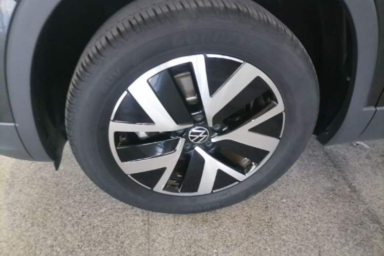 Used Volkswagen Tayron 2024 330TSI Two-Wheel Drive Luxury Plus Advanced Version Left Front Wheel Hub
