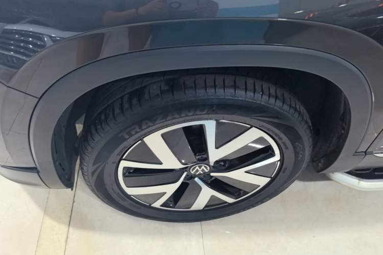Used Volkswagen Tayron 2024 330TSI Two-Wheel Drive Luxury Plus Advanced Version Left Front Wheel Hub