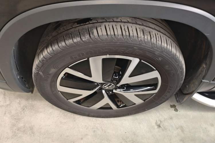 Used Volkswagen Tayron 2024 330TSI Two-Wheel Drive Luxury Plus Advanced Version Left Front Wheel Hub
