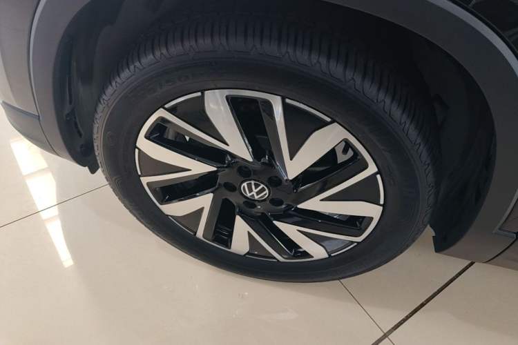 Used Volkswagen Tayron 2024 300TSI Two-Wheel-Drive Luxury Plus Advanced Version Left Front Wheel Hub
