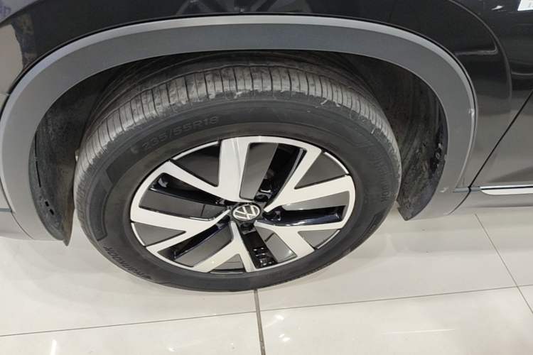 Used Volkswagen Tayron 2024 330TSI Two-Wheel Drive Luxury Plus Advanced Version Left Front Wheel Hub