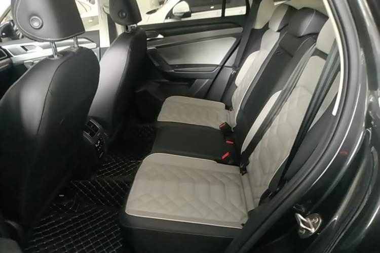 Used Volkswagen Tayron 2024 330TSI Two-Wheel Drive Luxury Plus Advanced Version Left Rear Seat