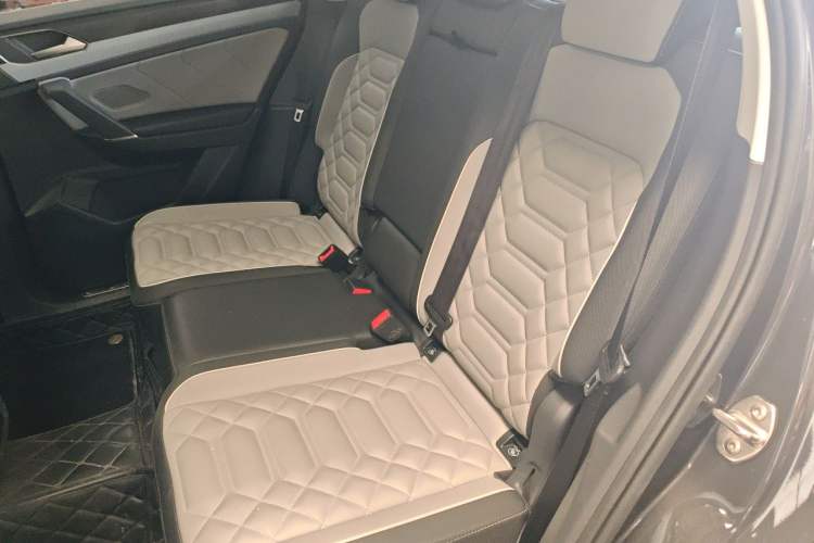 Used Volkswagen Tayron 2024 300TSI Two-Wheel-Drive Luxury Plus Advanced Version Left Rear Seat