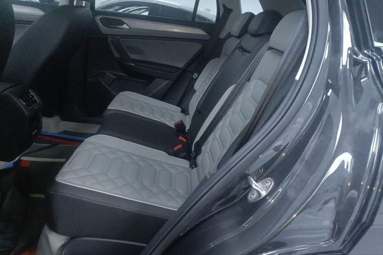 Used Volkswagen Tayron 2024 380TSI Four-Wheel Drive R-Line High-Energy Version Left Rear Seat