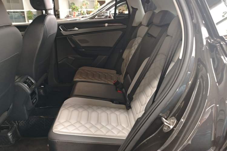 Used Volkswagen Tayron 2024 330TSI Two-Wheel Drive Luxury Plus Advanced Version Left Rear Seat